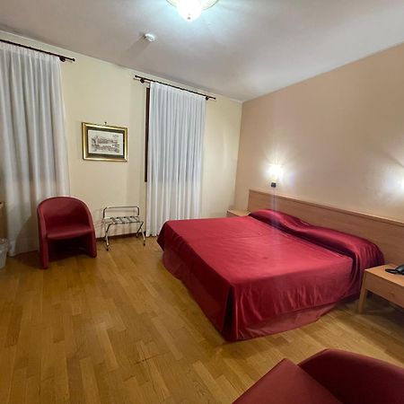 Hotel Ab Baretta Legnaro Екстер'єр фото